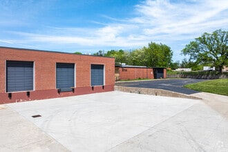 9700 E 56th St, Raytown, MO for lease Building Photo- Image 2 of 8