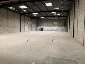 Industriel dans Morangis à louer Photo du bâtiment- Image 2 de 4