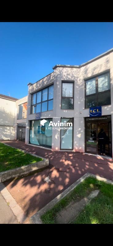 Retail in Le Perreux-sur-Marne for lease Building Photo- Image 1 of 7