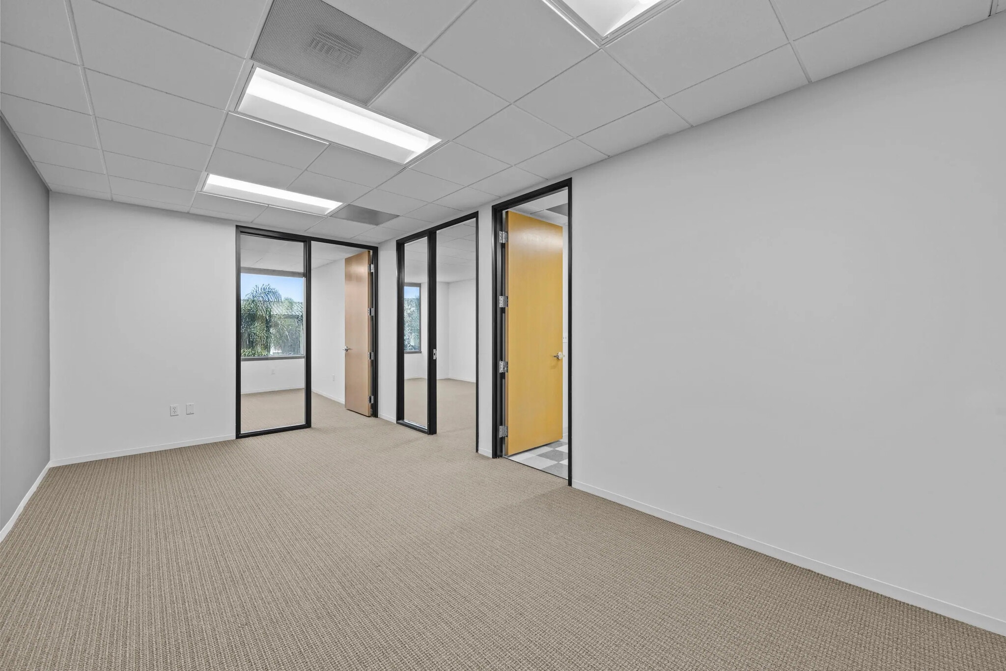 4270 Executive Sq, La Jolla, CA for lease Interior Photo- Image 1 of 5