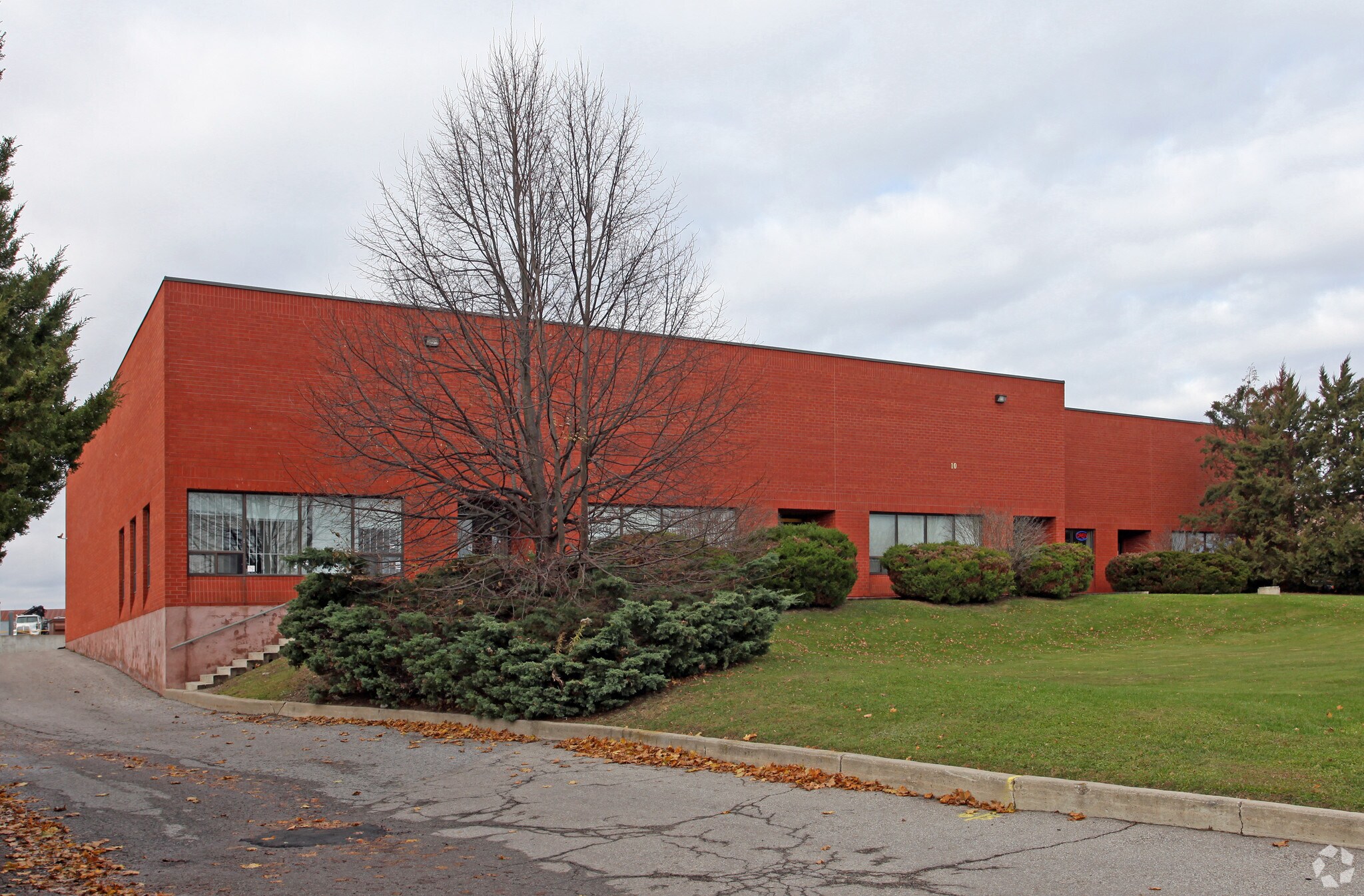 10 Stalwart Industrial Dr, Whitchurch-Stouffville, ON for sale Primary Photo- Image 1 of 1