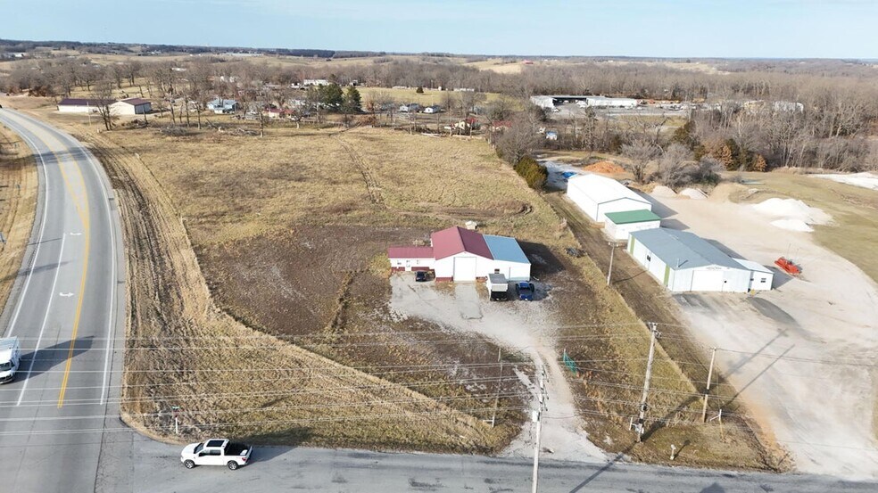 10088 FR 2160, Cassville, MO à vendre - Photo du bâtiment - Image 2 de 5