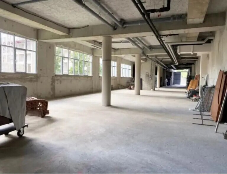 Industrial in Ivry-sur-Seine for lease - Interior Photo - Image 2 of 4