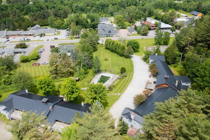 1007 Mountain Rd, Stowe, VT à vendre - Photo du bâtiment - Image 3 de 15