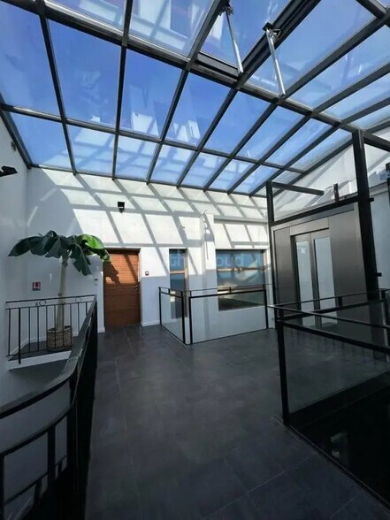 Bureau dans Strasbourg à louer - Photo du bâtiment - Image 3 de 12