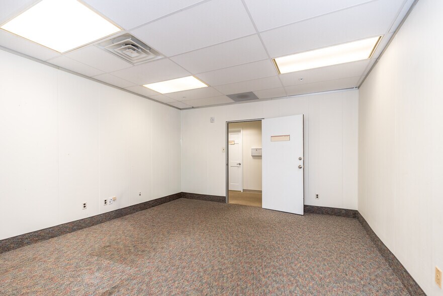 11 Davis Rd, Phoenixville, PA à louer - Photo du bâtiment - Image 3 de 27