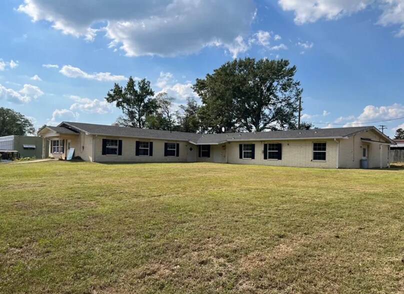 569 Bear Dr, Timpson, TX à vendre - Photo du bâtiment - Image 1 de 37