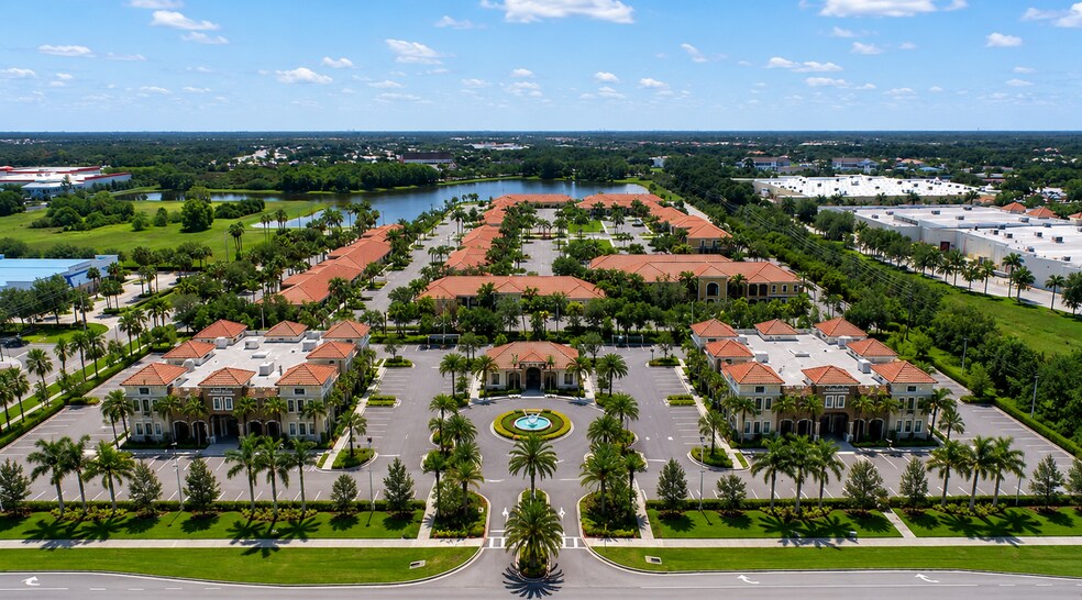 Lake Whitney Campus, Port Saint Lucie, FL à louer - Photo du bâtiment - Image 2 de 4