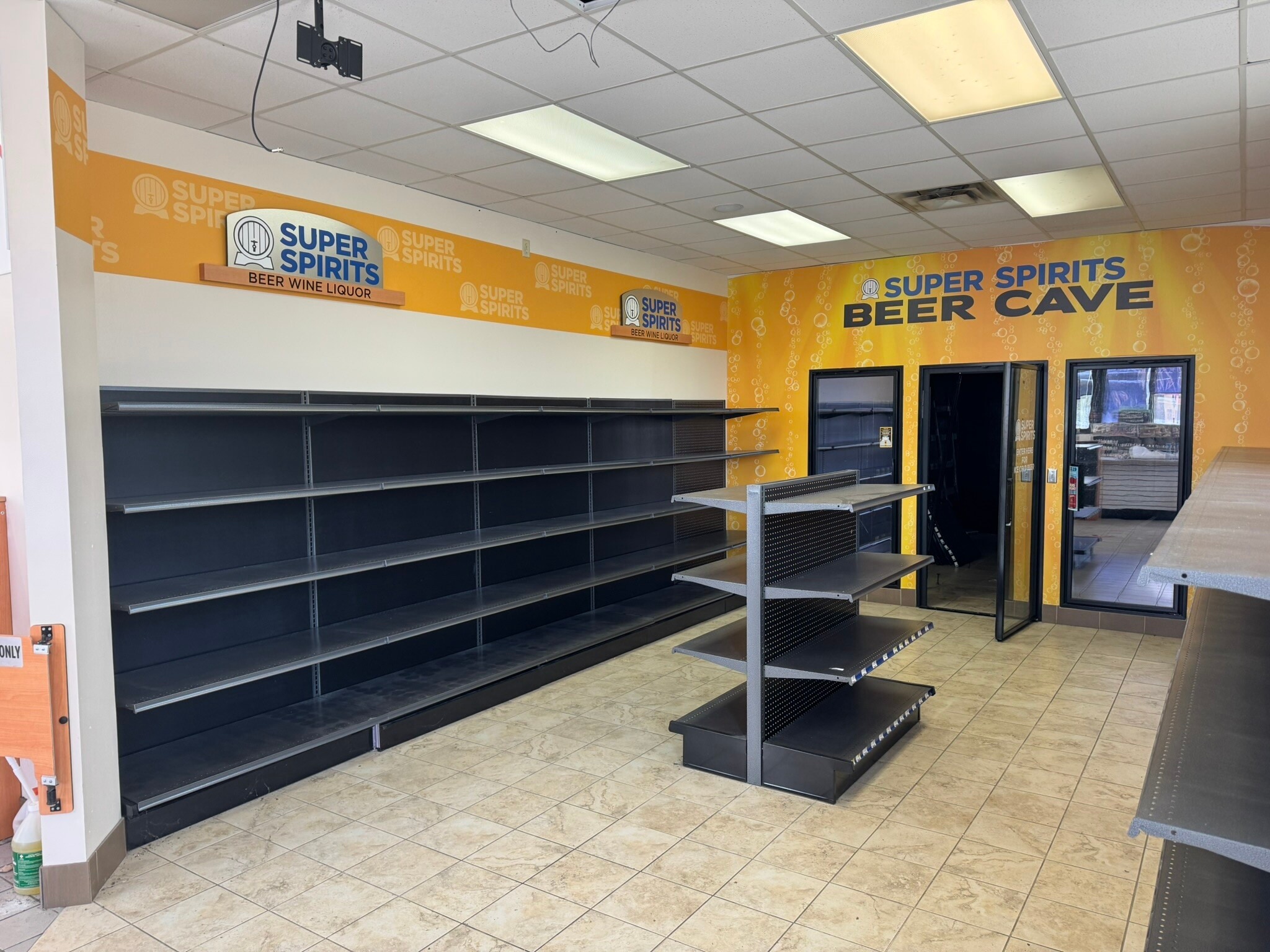 1435 Division St, Waite Park, MN for lease Interior Photo- Image 1 of 5