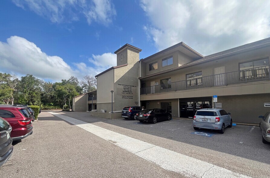 3010 E 138th Ave, Tampa, FL à louer - Photo du bâtiment - Image 2 de 4