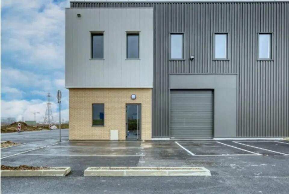Local d'activités dans Persan à vendre Photo du bâtiment- Image 1 de 4