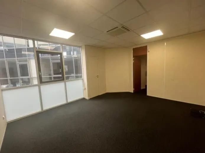 Office in Torcy for lease - Building Photo - Image 1 of 5