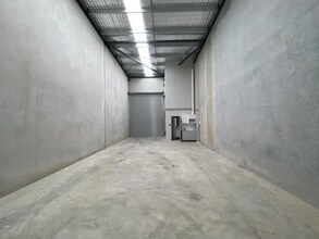 2-8 Alexander St, Auburn à louer Photo intérieure- Image 1 de 2