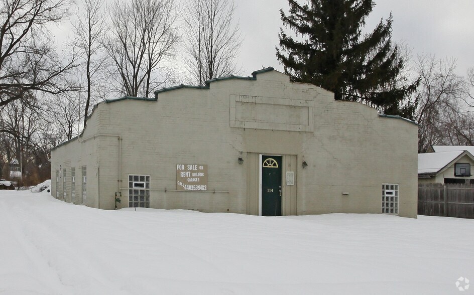 114 Harwood St, Elyria, OH for sale - Primary Photo - Image 1 of 12