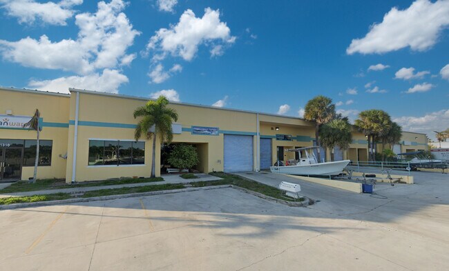 More details for 1272-1350 NE Business Park Pl, Jensen Beach, FL - Industrial for Lease