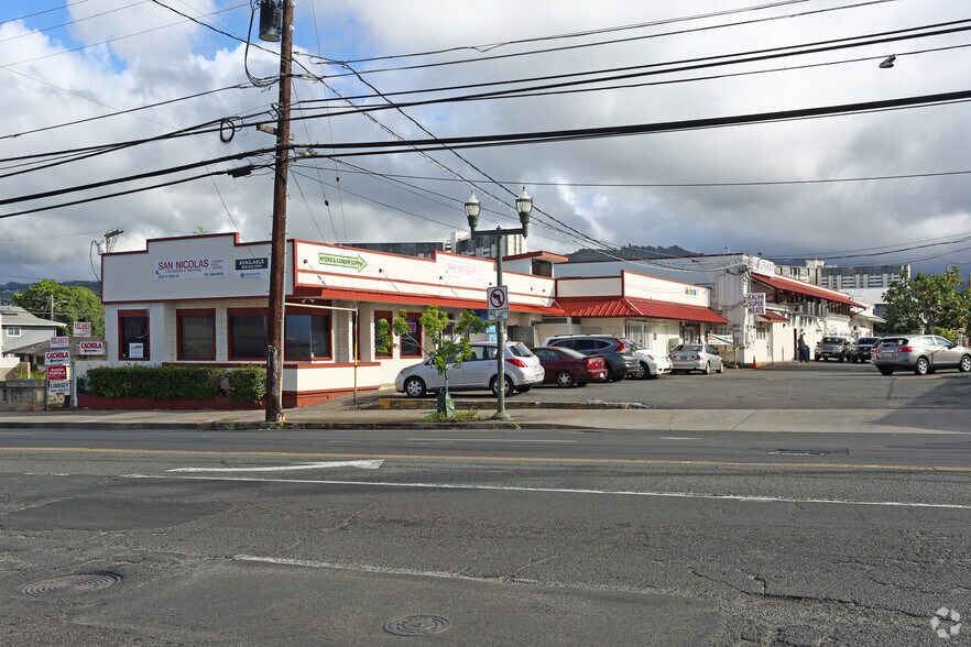 2130 N King St, Honolulu, HI à louer - Photo du bâtiment - Image 2 de 17