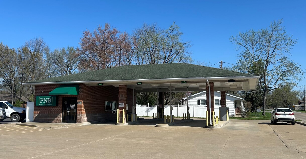 908 E Deyoung St, Marion, IL à vendre Photo principale- Image 1 de 3