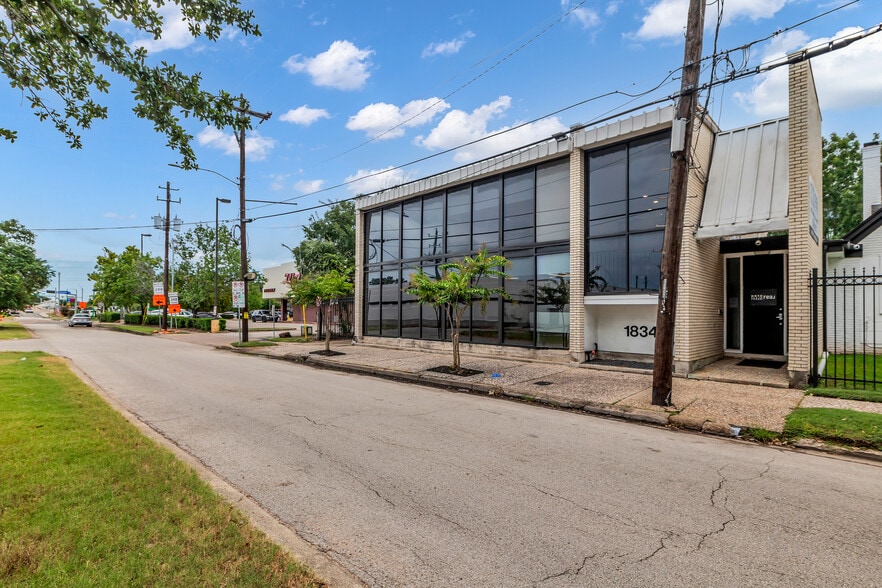 1834 Southmore Blvd, Houston, TX for lease - Building Photo - Image 2 of 39