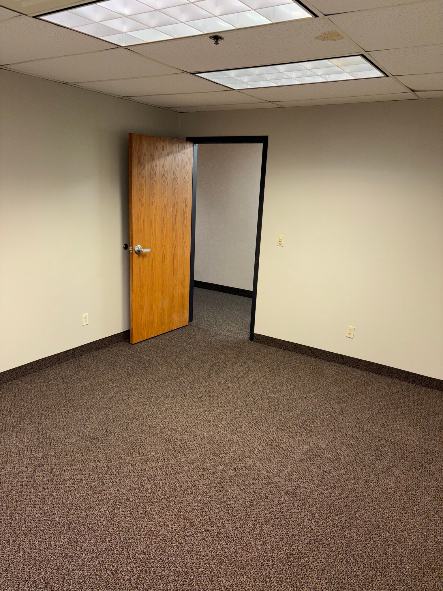 750 2nd St NE, Hopkins, MN for lease Interior Photo- Image 1 of 3