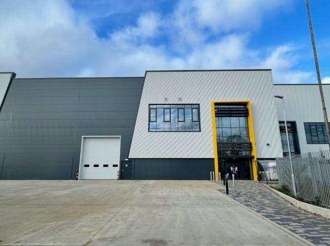 Unit 1-3 Tewin Rd, Welwyn Garden City à louer - Photo du bâtiment - Image 3 de 9