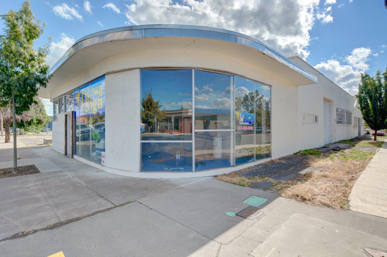606 S 6th St, Klamath Falls, OR à vendre Photo du bâtiment- Image 1 de 53