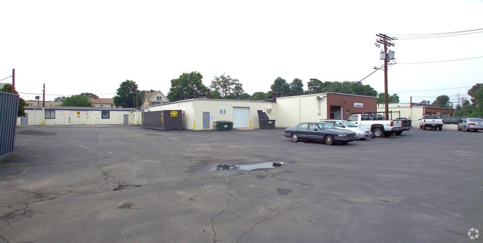 719-721 Campbell Ave, West Haven, CT for lease - Building Photo - Image 3 of 13