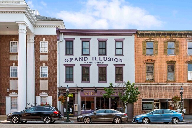 More details for 26 W High St, Carlisle, PA - Office for Sale