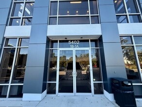 5402 W Laurel St, Tampa, FL à louer Photo du bâtiment- Image 2 de 20