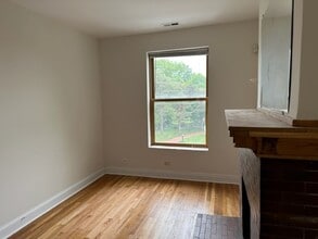 706 Green Bay Rd, Glencoe, IL for lease Interior Photo- Image 2 of 9