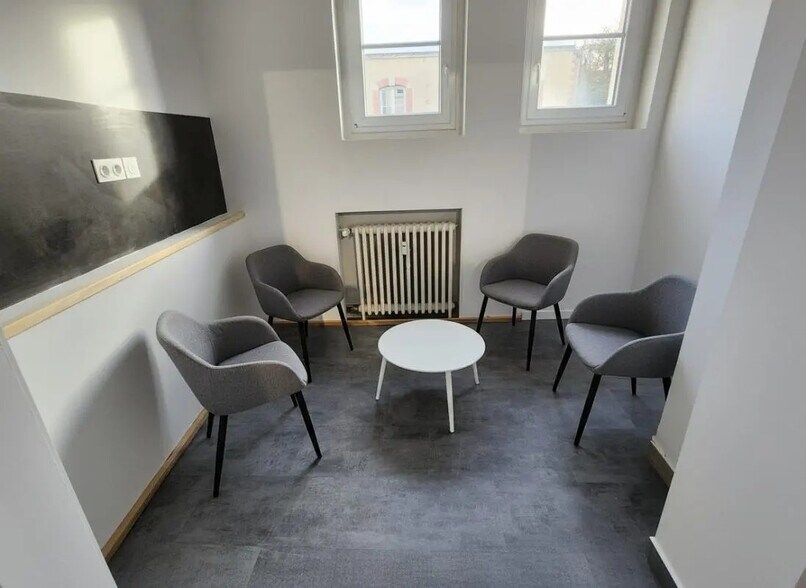 Office in Rennes for lease - Building Photo - Image 2 of 5