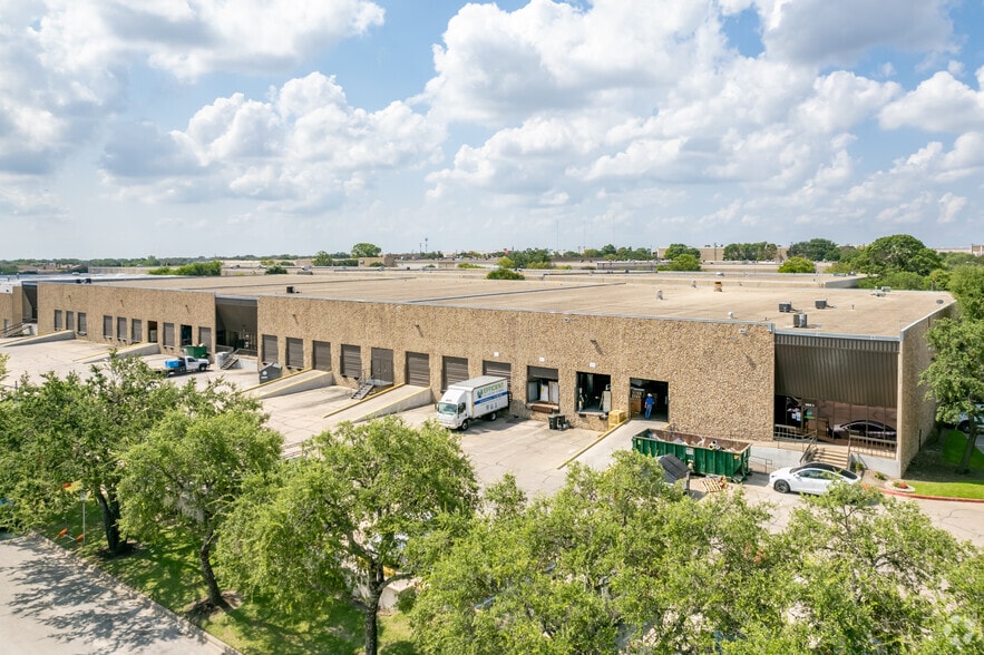 10315 Metropolitan Dr, Austin, TX for lease - Building Photo - Image 3 of 5