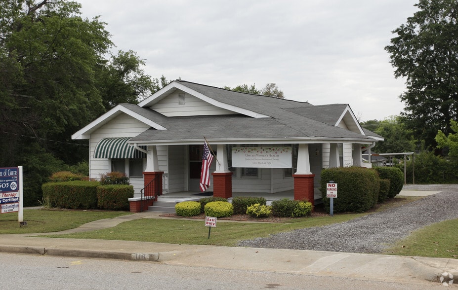 106 Memorial Dr, Greer, SC à louer - Photo du bâtiment - Image 3 de 14