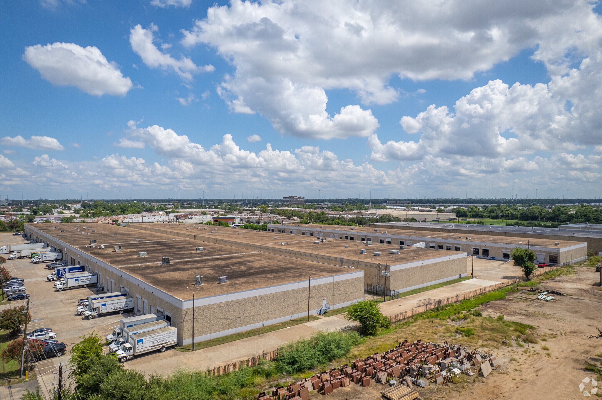 1930-1998 Afton St, Houston, TX for lease Building Photo- Image 1 of 14