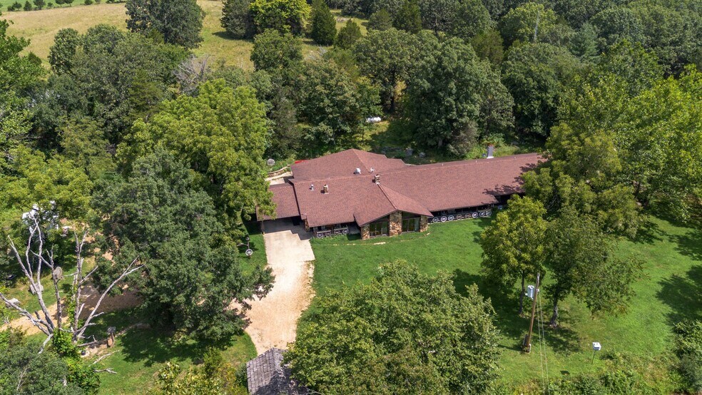 81 Pilkenton Ln, Cuba, MO à vendre - Photo du bâtiment - Image 1 de 42