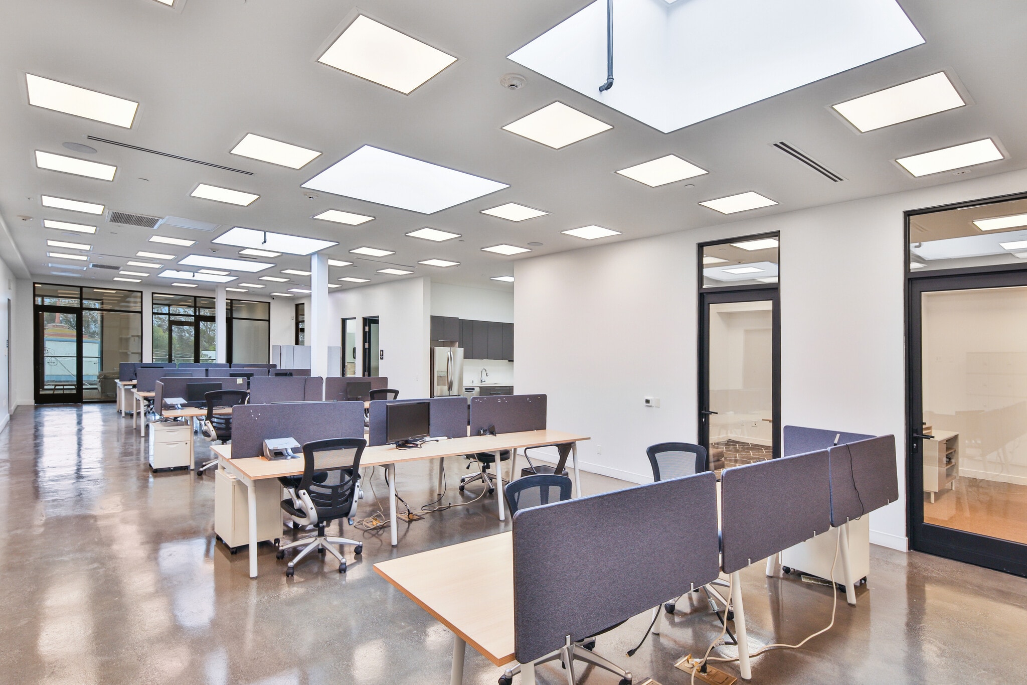 5242 W Adams Blvd, Los Angeles, CA for sale Interior Photo- Image 1 of 5