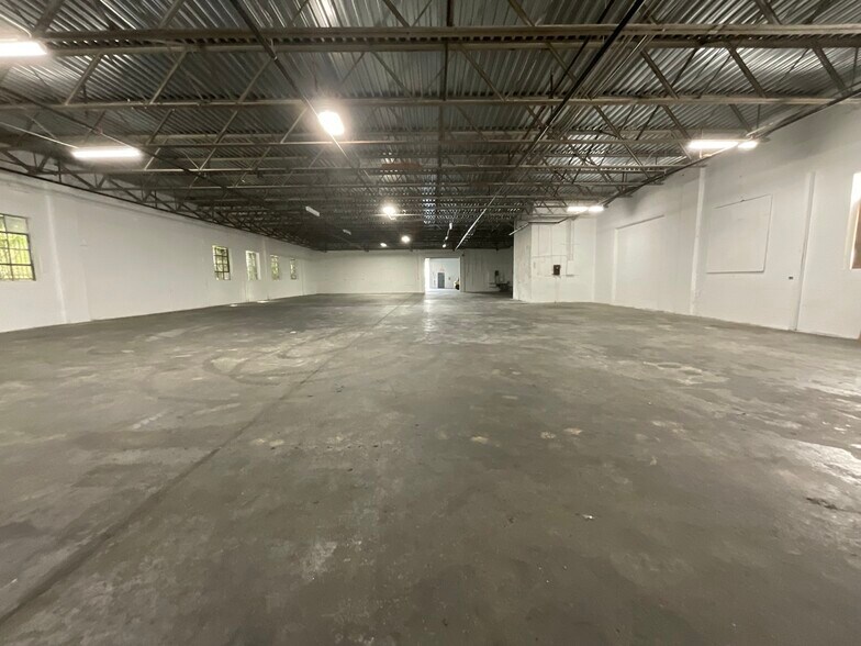 207 W Hampton Ave, Capitol Heights, MD à louer - Photo du bâtiment - Image 3 de 7