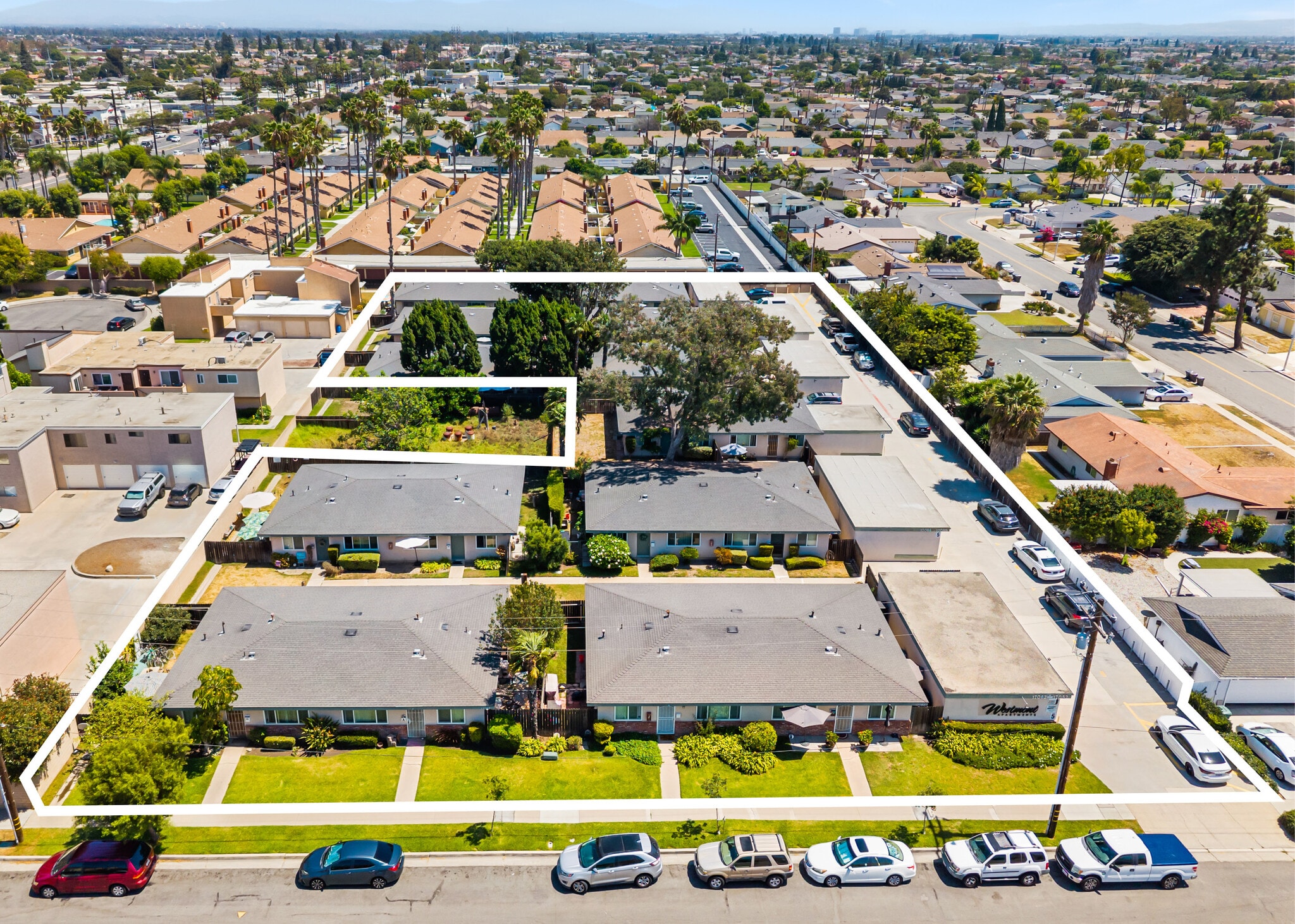 10762-17104 B Ln, Huntington Beach, CA for sale Primary Photo- Image 1 of 9