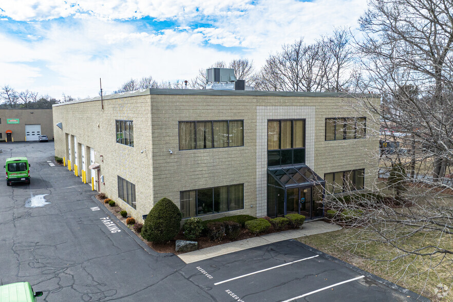 815 Woburn St, Wilmington, MA for sale - Primary Photo - Image 1 of 26