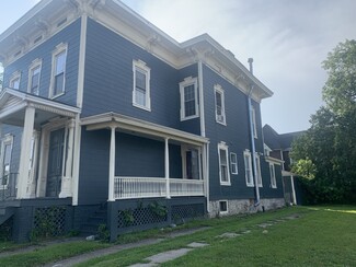 Plus de détails pour 181 W Bridge St, Oswego, NY - Multi-résidentiel à vendre