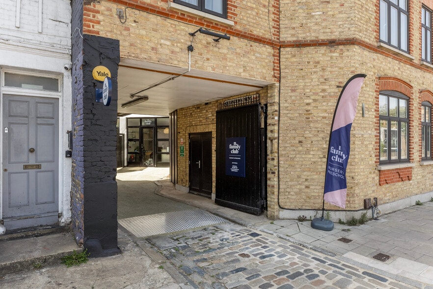 233A Queenstown Rd, London for sale - Building Photo - Image 3 of 12