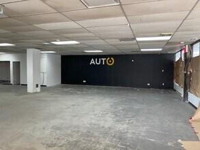 4865-4891 Rue Jarry E, Montréal, QC for lease Interior Photo- Image 2 of 4