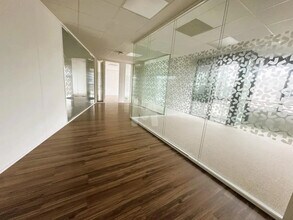 Office in Massy for lease Interior Photo- Image 2 of 7