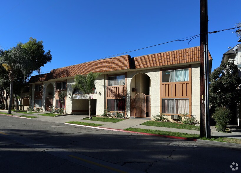 1416 N Spurgeon St, Santa Ana, CA à vendre - Photo du bâtiment - Image 2 de 4