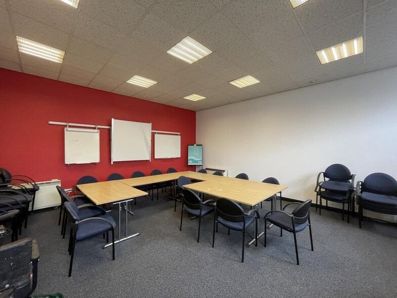 Shelton New Rd, Stoke On Trent for lease - Building Photo - Image 2 of 10