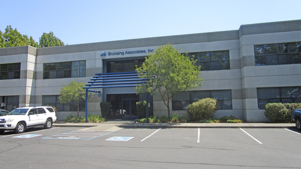 5468 Skylane Blvd, Santa Rosa, CA for lease - Building Photo - Image 1 of 4