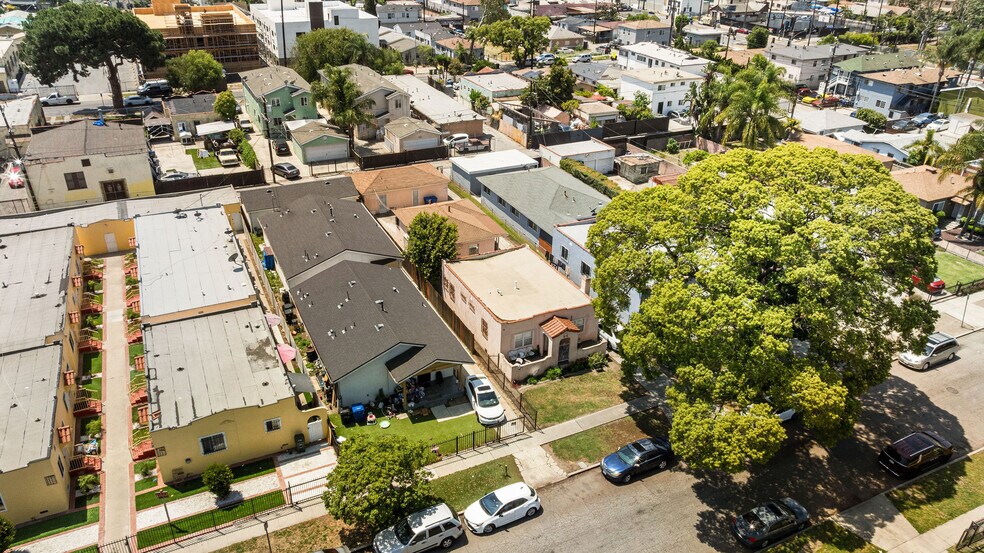 632 E 78th St, Los Angeles, CA à vendre - Photo du bâtiment - Image 2 de 15