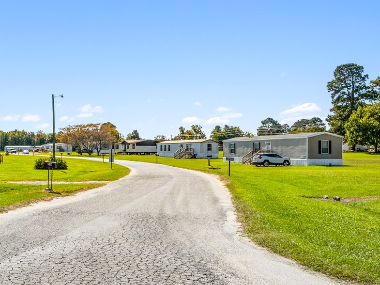 101 S Running Deer Cir, Dudley, NC à vendre - Photo du bâtiment - Image 3 de 6