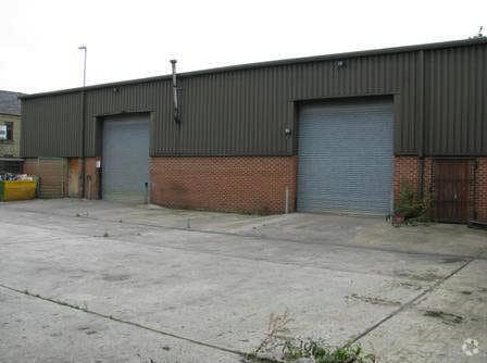 2 Colne Rd, Huddersfield for lease Primary Photo- Image 1 of 4