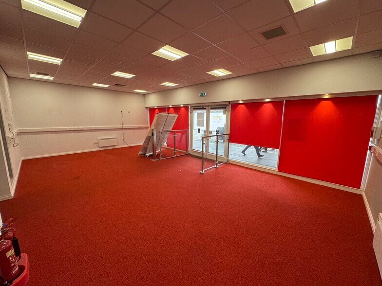 44 King St, Kilmarnock à louer - Photo du bâtiment - Image 2 de 12