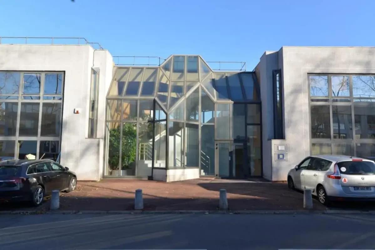 Rue De Temara, Saint-Germain-en-Laye for lease Building Photo- Image 1 of 5